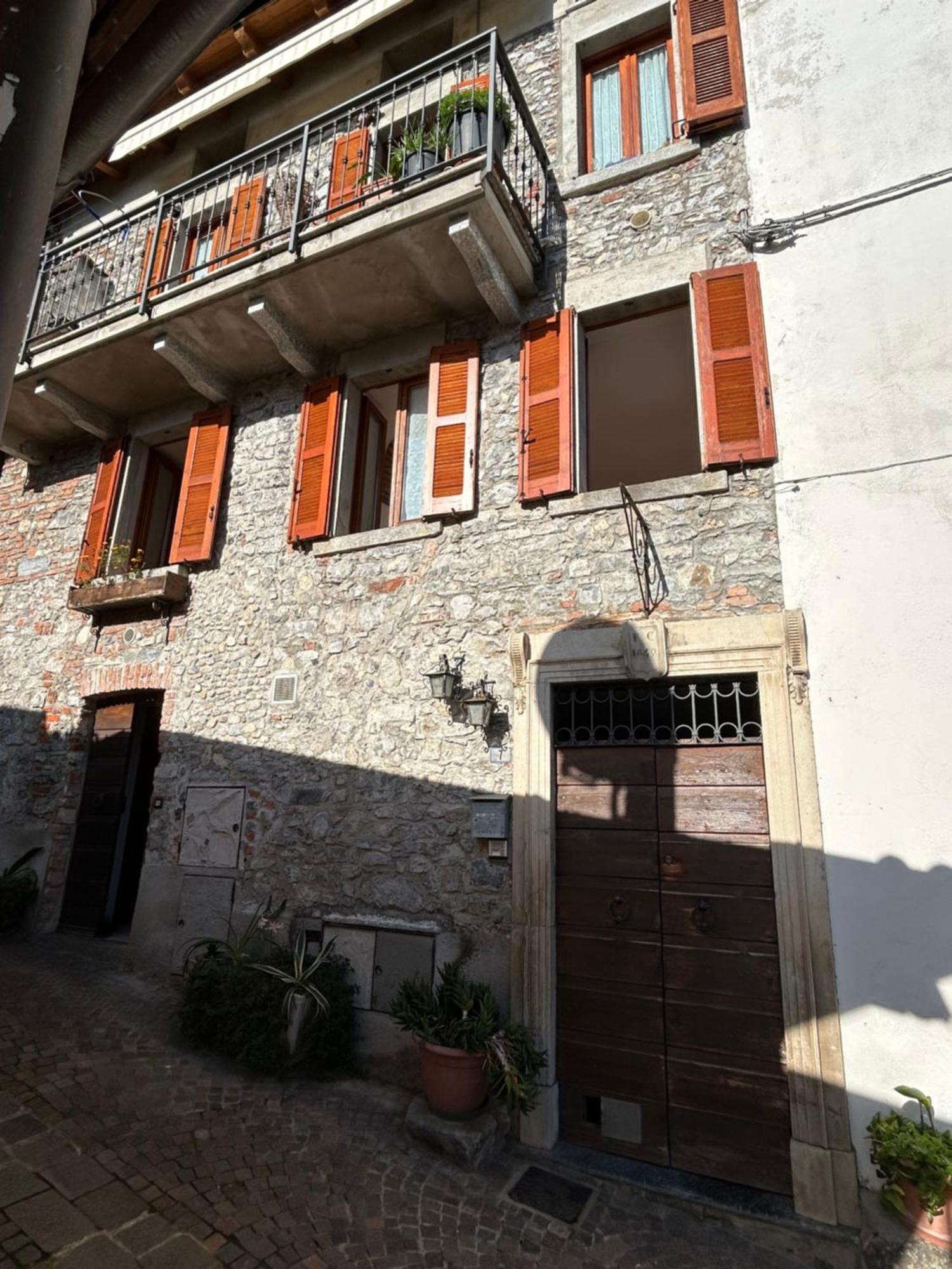 Al Civico 7 Villa Oliveto Lario Exterior photo